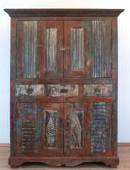 Schrank, Indonesien, Massivholz, farbig gefaßt, mit 4 Türen und 3 Schubladen, 2 Einlegebretter, Gebrauchspuren, 184x135x66 cm