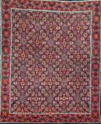 Teppiche & Textilien. Teppich, rotgrundig, floral kleingemustert, 141x115 cm