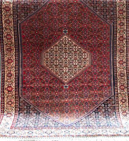 Bidjar, Persien, kleingemustert auf rotem Grund, 178x118 cm - Foto 1
