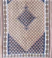 Kelim, Persien, hellgrundig, geometrisch blau gemustert, 163x100 cm
