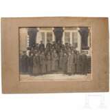 Gruppenfoto der Offiziere des Leibgarde-Atamansky-Regiments, Russland, um 1910/15 - Foto 1