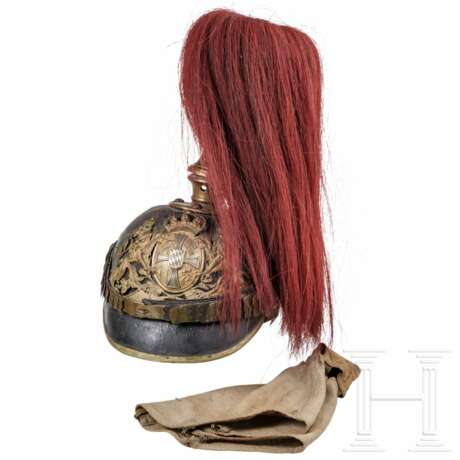 Helm M 1886 für einen Reservisten mit Paradebusch und Helmüberzug - Foto 1