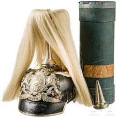 Helm M 1886 für Mannschaften der Kavallerie mit weißem Paradebusch