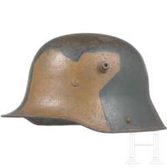 Stahlhelm M 17 mit Tarnanstrich