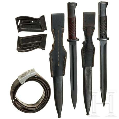 Konvolut mit zwei SG 84/98 der Wehrmacht, einem Koppel des RAD und Griffschalen zur P38 - photo 2