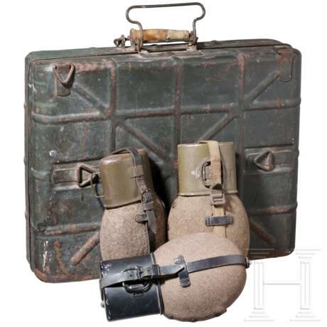 Transportkasten für Stielhandgranaten 24 und drei Feldflaschen - photo 1