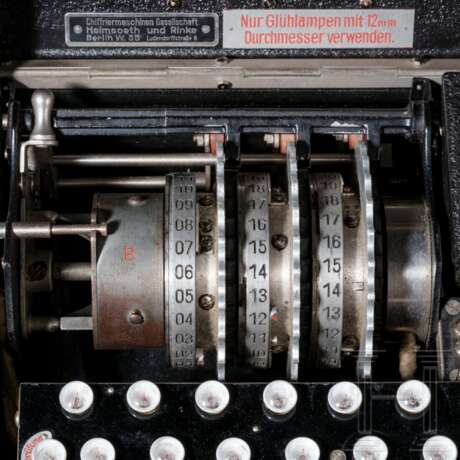 Chiffriermaschine "Enigma I", Nummer "A 5773" von 1937, komplett mit Holzkasten - photo 14