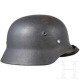 Stahlhelm M40 der Luftwaffe mit 1 Helmabzeichen, T769 - Foto 1