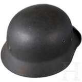 Stahlhelm M40 der Luftwaffe mit 1 Helmabzeichen, T769 - Foto 4