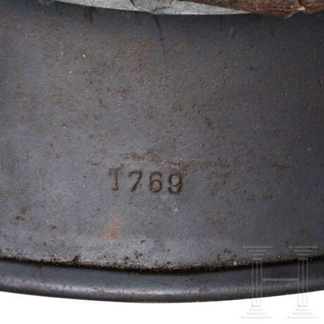 Stahlhelm M40 der Luftwaffe mit 1 Helmabzeichen, T769 - Foto 5