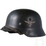 Stahlhelm M40 mit 1 Abzeichen - photo 1