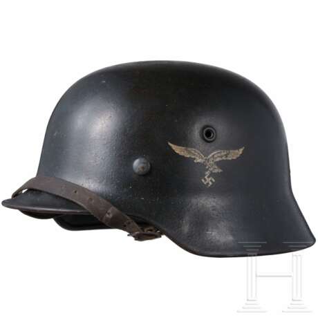 Stahlhelm M40 mit 1 Abzeichen - photo 1