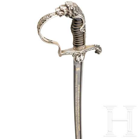 Karl Fiehler (1895 - 1969) - SS-Löwenkopfsäbel in Prunkausführung, Geschenk der "alten Kämpfer des Stoßtrupps Hitler" zu seiner Ernennung zum SS-Ehrenführer am 27. Januar 1934 - photo 12