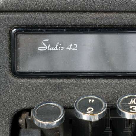 SS-Dienstschreibmaschine des italienischen Herstellers Olivetti vom Typ "Studio 42" - фото 4