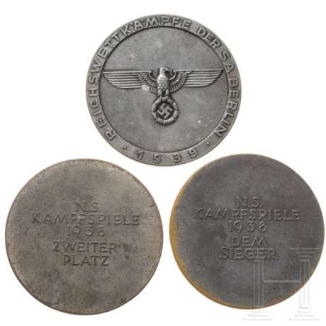 Hans Baur - zwei Plaketten NS-Kampfspiele 1938 und eine zu den SA-Reichswettkämpfen 1939 - photo 2