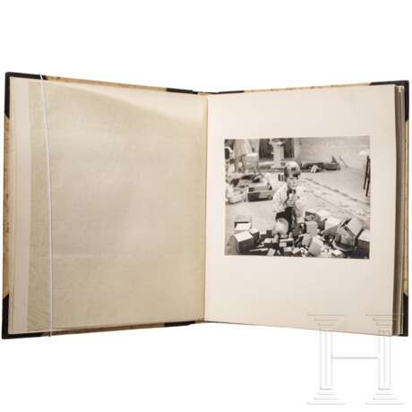Joseph Goebbels - Geschenkfotoalbum zu seinem 42. Geburtstag 1939 mit 27 Aufnahmen seiner Kinder - photo 6