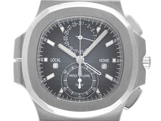 Patek Philippe Nautilus Travel Time - photo 1