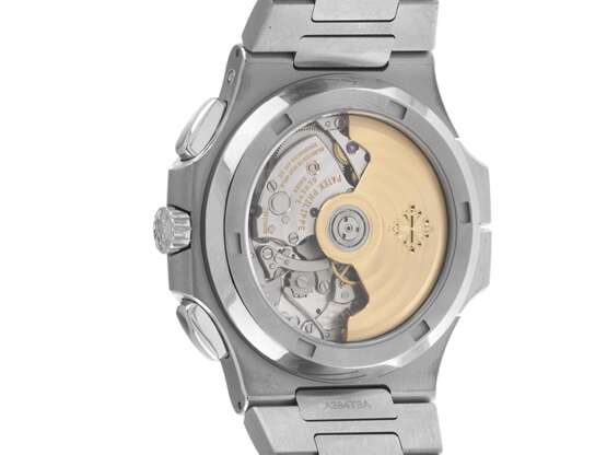Patek Philippe Nautilus Travel Time - photo 4