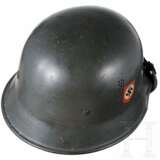 Stahlhelm M 34 für die Polizei mit beiden Abzeichen - photo 4