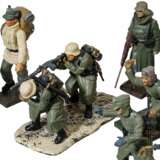 44 Duscha-Lineol-Soldaten mit Fahnenträgern, kämpfenden und Soldaten zu Pferd - фото 5