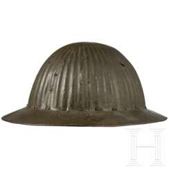 Stahlhelm M 16 der portugiesischen Armee