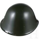 Stahlhelm M73/80 mit Paradeabzeichen - photo 4