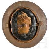 Stahlhelm M 17 "Brodie" eines Veteranen - photo 3