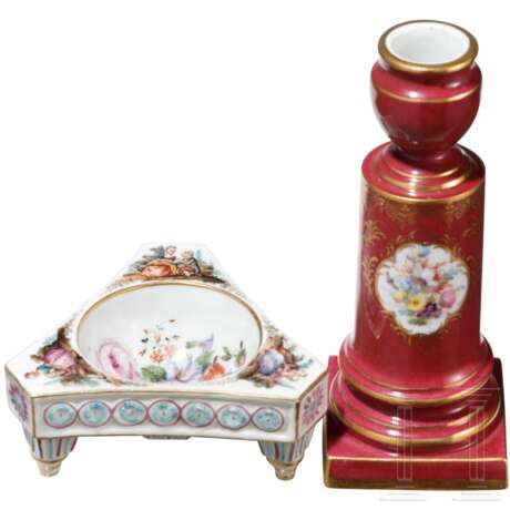 Dreikantige Saliere mit Watteau-Malerei und Kerzenleuchter, Meissen, um 1800/1850 - Foto 1