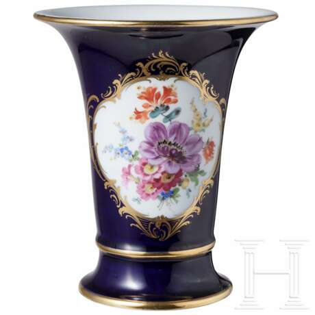 Zwei Porzellanvasen mit Blumen, Meissen, 1924-34 - photo 8