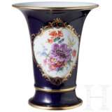 Zwei Porzellanvasen mit Blumen, Meissen, 1924-34 - photo 8