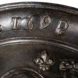 Bedeutender, großer Apothekenmörser mit Bildnis Ludwigs XIV., datiert 1692 - Foto 5
