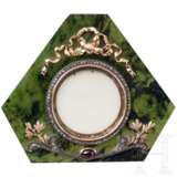 Mit Gold und Diamanten besetzter Nephrit-Fotorahmen im Stil von Fabergé - photo 2