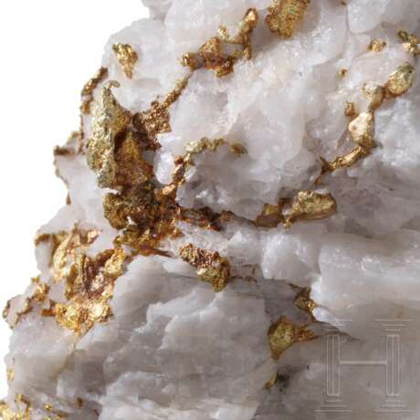 Weißer Quarz mit gelber Goldäderung - photo 4