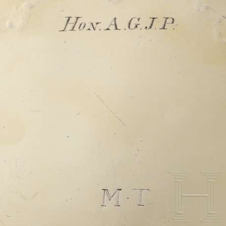 Vergoldete Zierschale (Salver), London, Lewis Pantin, 1734 - фото 4