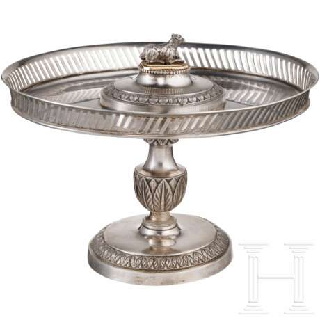 Silberne Tazza mit Widmungsinschrift und Lamm Gottes, deutsch, 1824 - photo 2