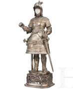 Gegenstände aus Metall. Historismusfigur eines Ritters nach den Figuren am Grab von Maximilian I. ("Schwarze Mander") in der Innsbrucker Hofkirche, Hanau, Neresheimer & Söhne (gegr. 1893), um 1900