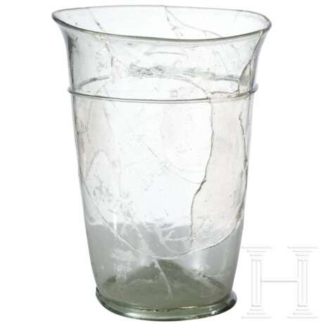 Becher mit Fadenauflage, deutsch oder Niederlande, um 1600 - photo 1