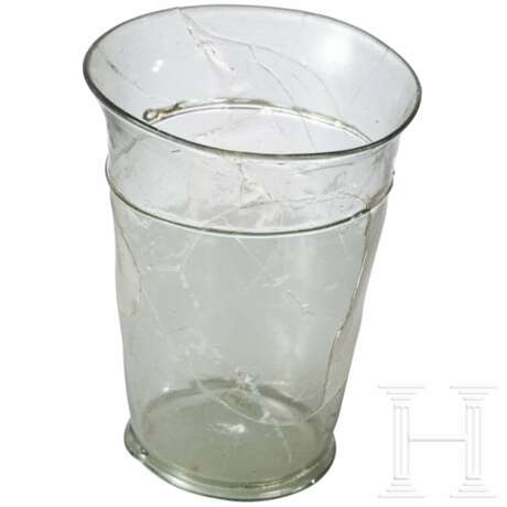 Becher mit Fadenauflage, deutsch oder Niederlande, um 1600 - photo 2