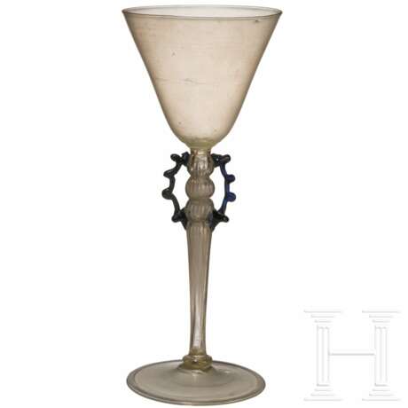 Flügelglas, Facon de Venise, deutsch oder Niederlande, 17. Jhdt. - photo 1