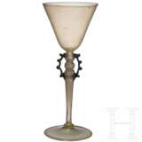 Flügelglas, Facon de Venise, deutsch oder Niederlande, 17. Jhdt. - photo 1