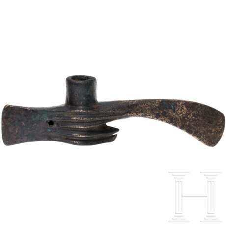 Bronzene Scheinaxt ungewöhnlicher Formgebung, Luristan, 12. - 10. Jhdt. v. Chr. - photo 2