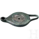 Öllampe aus Bronze, griechisch, 4. Jhdt. v. Chr. - Foto 2