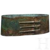 Mittelitalischer Bronzegürtel mit drei Gürtelhaken, 3. Jhdt. v. Chr. - photo 1