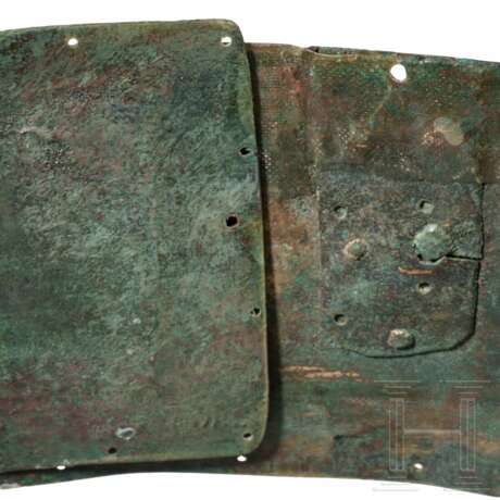 Mittelitalischer Bronzegürtel mit zwei Gürtelhaken, 3. Jhdt. v. Chr. - photo 4