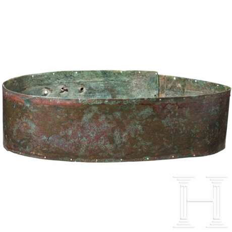 Mittelitalischer Bronzegürtel mit zwei Gürtelhaken, 3. Jhdt. v. Chr. - photo 5