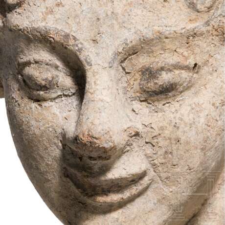 Antefix aus Ton mit Bemalungsresten, etruskisch, spätes 6. Jhdt. v. Chr. - Foto 5
