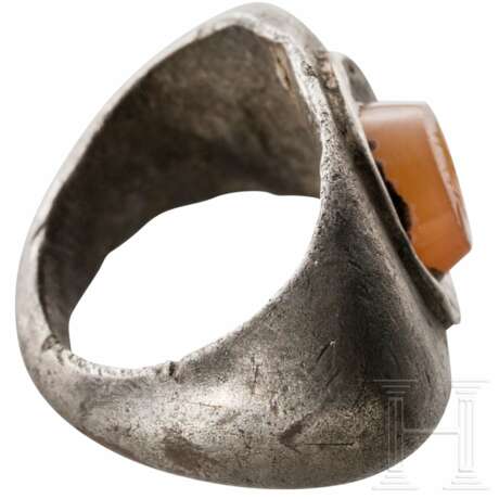 Silberring mit Gemme (zwei Fische), römisch, 3. Jhdt. n. Chr. - photo 2