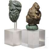 Bronzekopf eines Silen als Applike und Bronzekopf einer Venusstatuette, römisch, 2. - 3. Jhdt. n. Chr. - photo 2