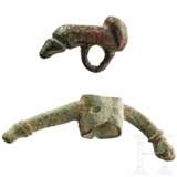Zwei Phallusamulette aus Bronze, römisch, 1. - 2. Jhdt. n. Chr. - photo 1