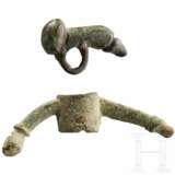 Zwei Phallusamulette aus Bronze, römisch, 1. - 2. Jhdt. n. Chr. - photo 2